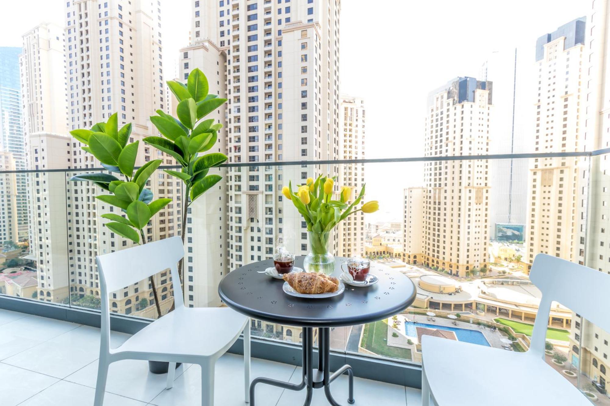 Gma Liv 2br Partly Sea View *