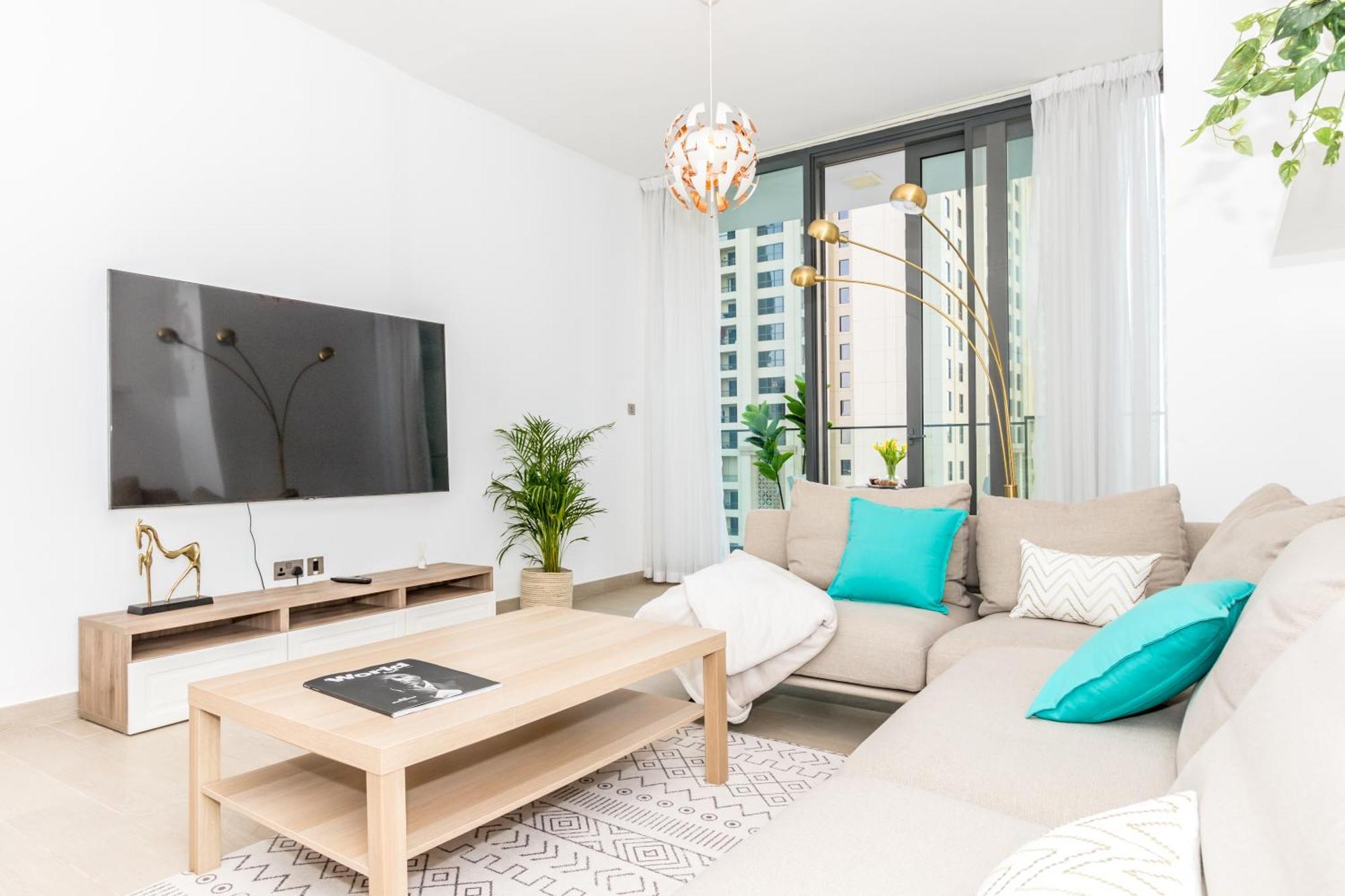 Gma Liv 2br Partly Sea View Apartment Dubai